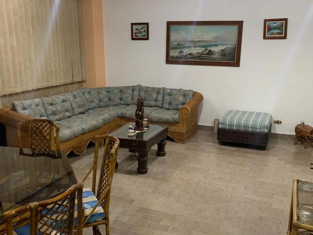 Se vende apartamento frente a los canales de río chico